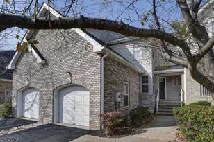 403 Taggert Dr, Montgomery Township, NJ 08502 - Photo 2