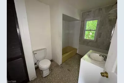 332 S 19th St, Newark, NJ 07103 - Photo 10