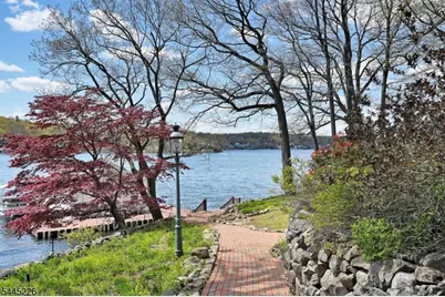 54 Halsey Is, Jefferson Township, NJ 07849 - Photo 12