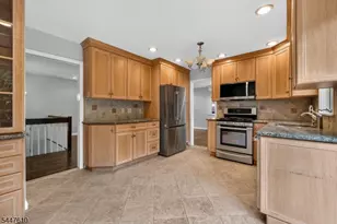 29 Tiffany Dr, Livingston, NJ 07039 - Photo 8