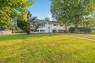 29 Tiffany Dr, Livingston, NJ 07039 - Photo 2