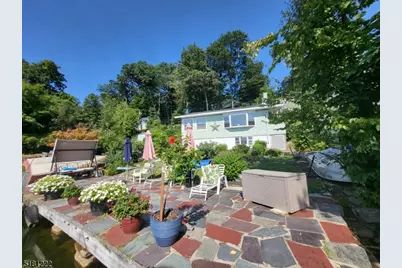 21 Meteor Trl, Byram Township, NJ 07821 - Photo 2