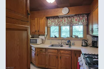 21 Meteor Trl, Byram Township, NJ 07821 - Photo 16