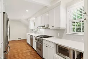75 Club Dr, New Providence, NJ 07901 - Photo 8