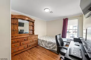 4 Dandridge Dr, Newark, NJ 07108 - Photo 10