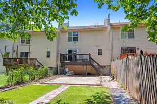 4 Dandridge Dr, Newark, NJ 07108 - Photo 14