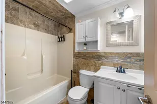 4 Dandridge Dr, Newark, NJ 07108 - Photo 12