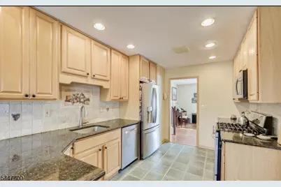 19 Annette Dr, Edison, NJ 08820 - Photo 18