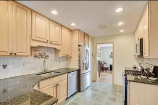 19 Annette Dr, Edison, NJ 08820 - Photo 18