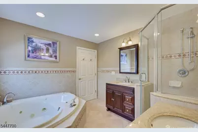 19 Annette Dr, Edison, NJ 08820 - Photo 28