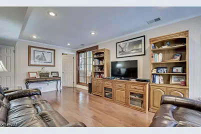 19 Annette Dr, Edison, NJ 08820 - Photo 6