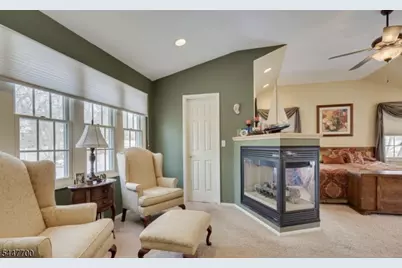 19 Annette Dr, Edison, NJ 08820 - Photo 22