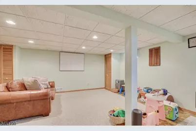 19 Annette Dr, Edison, NJ 08820 - Photo 36