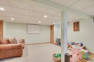 19 Annette Dr, Edison, NJ 08820 - Photo 36