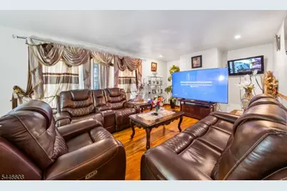 317 E Henry St, Linden, NJ 07036 - Photo 8