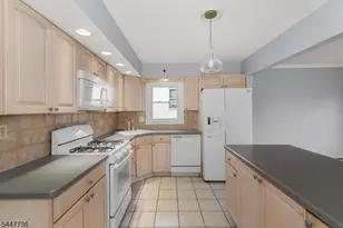 340 Fenlon Blvd, Clifton, NJ 07014 - Photo 10