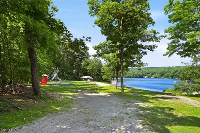 111 Kitchell Lake Dr, West Milford, NJ 07480 - Photo 42