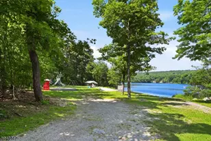 111 Kitchell Lake Dr, West Milford, NJ 07480 - Photo 42
