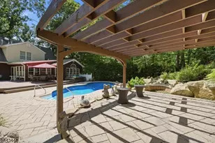 111 Kitchell Lake Dr, West Milford, NJ 07480 - Photo 32
