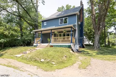 30 Henderson St, Oxford Township, NJ 07863 - Photo 2