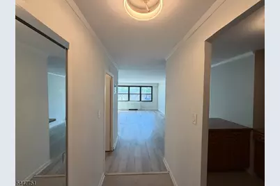 285 Aycrigg Ave #4C, Passaic, NJ 07055 - Photo 2