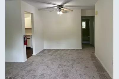 117 Treetop Ct #61, Bloomingdale, NJ 07403 - Photo 8