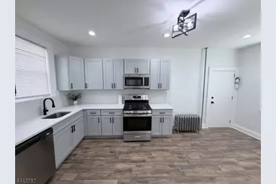 16 Smith St, Newark, NJ 07106 - Photo 2