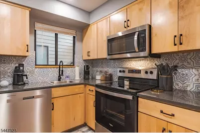 38 N Slope #38, Union Township, NJ 08809 - Photo 6