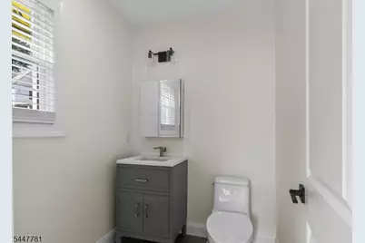 18 Walnut St #B, Summit, NJ 07901 - Photo 4