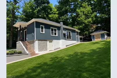 13 Maine St, Jefferson Township, NJ 07849 - Photo 2