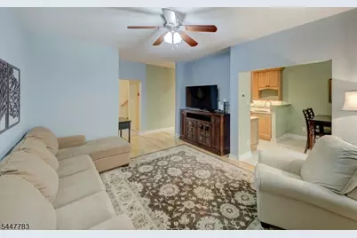 7 Old Orchard Ct, Clinton, NJ 08809 - Photo 4
