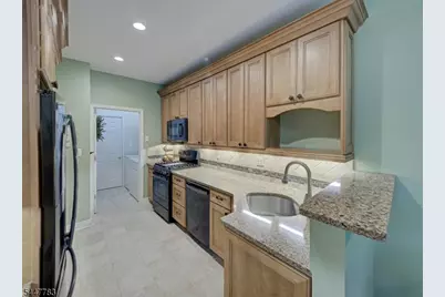 7 Old Orchard Ct, Clinton, NJ 08809 - Photo 10