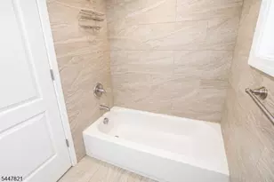 572 S 11th St, Newark, NJ 07103 - Photo 10