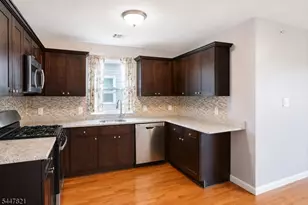 572 S 11th St, Newark, NJ 07103 - Photo 8