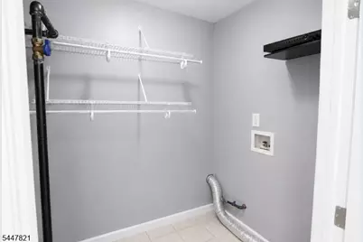 572 South 11th St #3, Newark, NJ 07103 - Photo 2