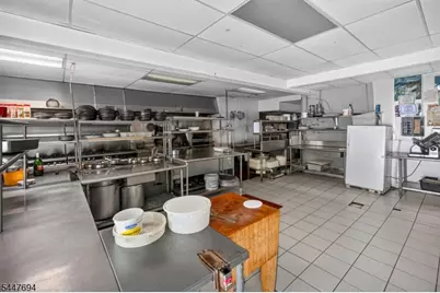 160 Lincoln Ave, Hawthorne, NJ 07506 - Photo 12