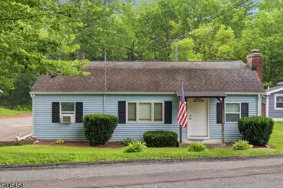 312 6th St, Belvidere, NJ 07823 - Photo 2