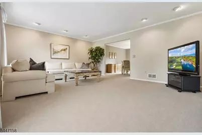 1 Witzling Ct, Raritan Township, NJ 08822 - Photo 16