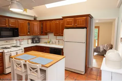 13 Sunset Dr, Clark Township, NJ 07066 - Photo 10