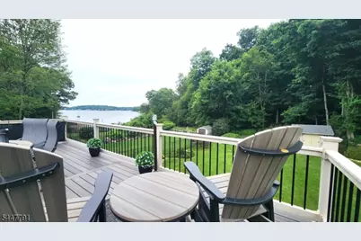 101 New Jersey Ave, Jefferson Township, NJ 07849 - Photo 6