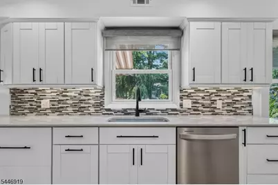 11 Marigold Ln, Franklin Township, NJ 08873 - Photo 18