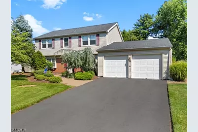 11 Marigold Ln, Franklin Township, NJ 08873 - Photo 2