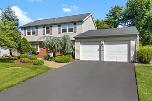 11 Marigold Ln, Franklin Township, NJ 08873 - Photo 2