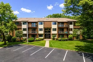 201 Edison Glen Terrace, Edison, NJ 08837 - Photo 2