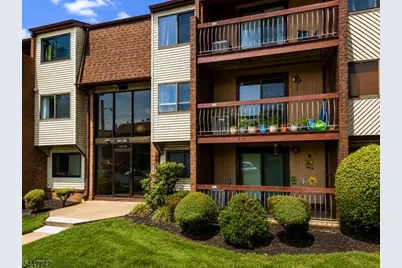201 Edison Glen Ter, Edison, NJ 08837 - Photo 4