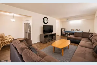 201 Edison Glen Ter, Edison, NJ 08837 - Photo 12