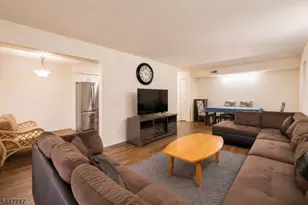 201 Edison Glen Terrace, Edison, NJ 08837 - Photo 12