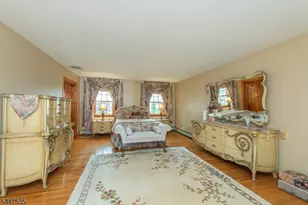 21 Bates Dr, Fairfield, NJ 07004 - Photo 18
