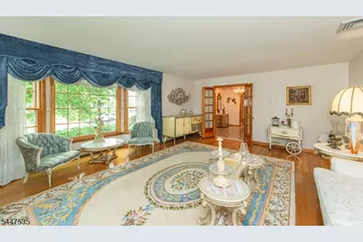21 Bates Dr, Fairfield, NJ 07004 - Photo 4