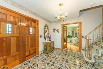 21 Bates Dr, Fairfield, NJ 07004 - Photo 2
